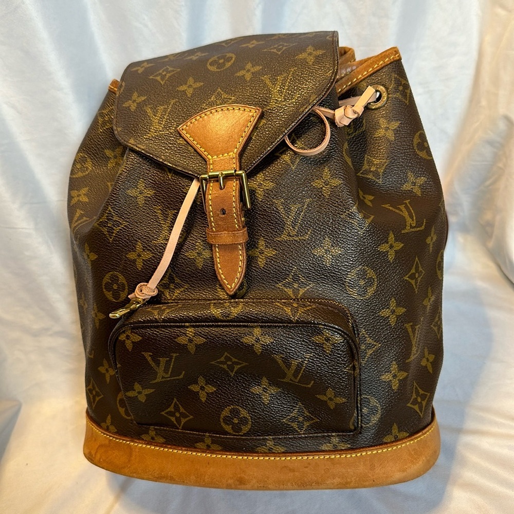 Louis Vuitton Monogram Montsouris MM Backpack: EUC.Very Clean.Non-branded strap